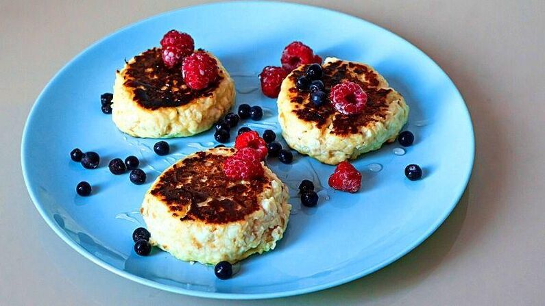As an exception, on the fifth day of the six-petal diet you can cook cheese pancakes